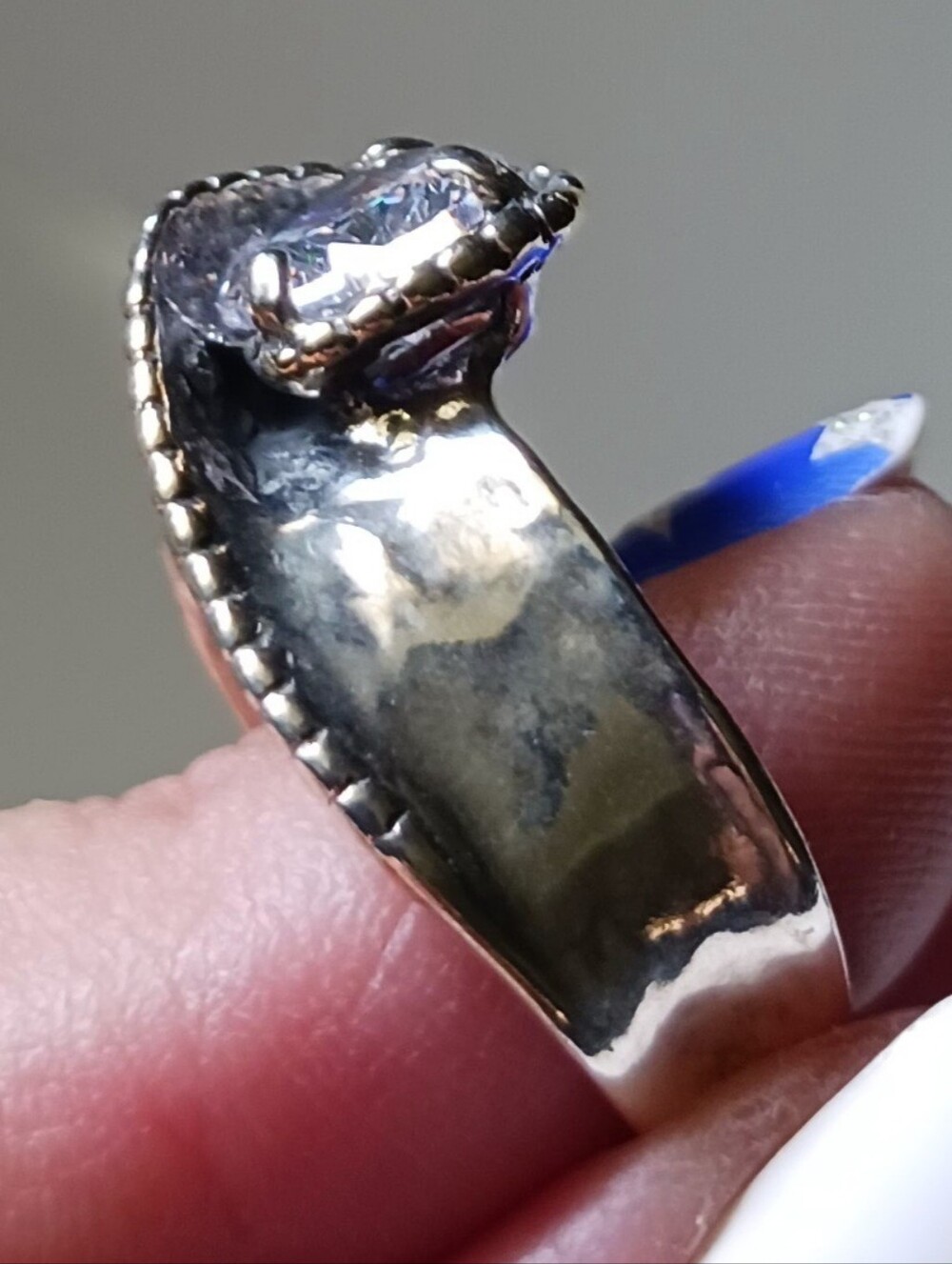 Sterling Hammered Ring with Clear Round Center Stone, Size 8, NWOT - Picture 7 of 9